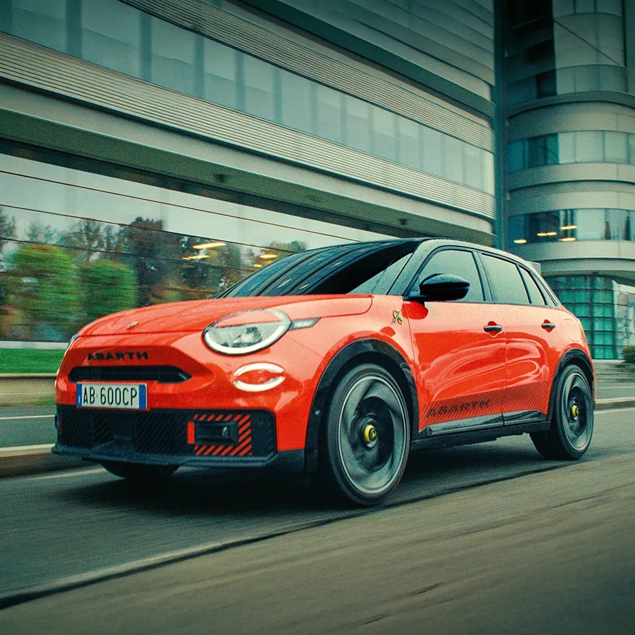 Abarth 600e xi9KIjWm